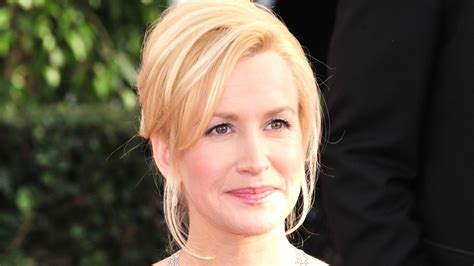 Heres What Angela Kinsey Was Doing Before She Landed The Office