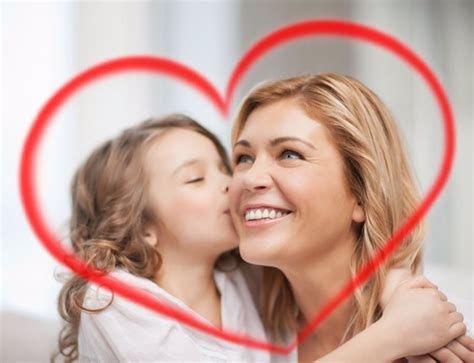 Las dos primeras temporadas ya disponibles en @primevideoes. Tipos de madre: ¿con qué mamá te identificas?
