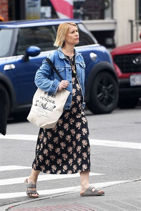 Pregnant Claire Danes Shows Baby Bump In Floral Dress Photos