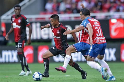 Atlas fc 1 месяц назад. Atlas FC cayó 1-0 ante Chivas Guadalajara en el Clásico ...