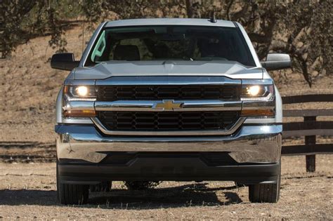 2019 Chevy Silverado 1500 Ld Review And Ratings Edmunds