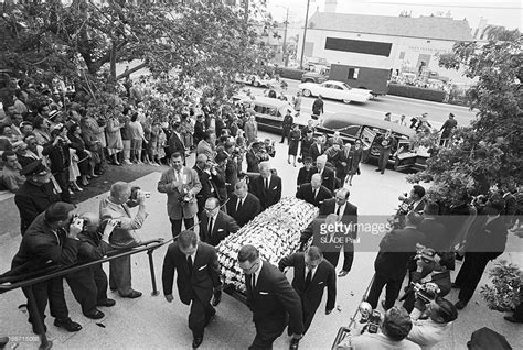 Gary Coopers Funeral In 1961 Celebrities Who Died Young Photo