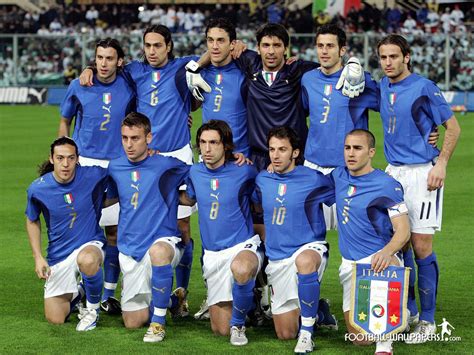 Zum helden für italien avancierte goalie gianluigi donnarumma, der die beiden abschließenden penaltys der engländer hielt. All Football Blog Hozleng: Football Photos - Italy ...