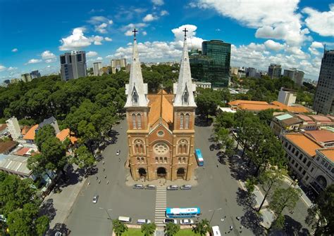 Hiệp 1 được bù giờ 1 phút. Nhà thờ Đức Bà: Tuyệt tác kiến trúc Pháp giữa lòng Sài Gòn ...