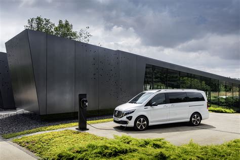 Mercedes Benz Extends All Electric Line Up With New Eqv Mpv Car Keys