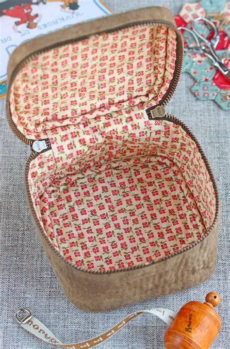 Pdf Pouch Bobbins Sewing Pattern And Sewing Tutorial Multi Purpose