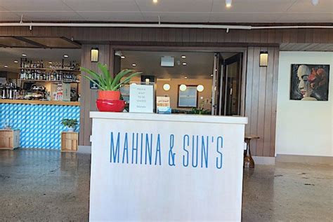 Mahina And Suns Ed Kenneys Waikiki Restaurant Island Life Places To