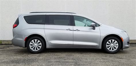 Test Drive 2017 Chrysler Pacifica Touring L The Daily Drive