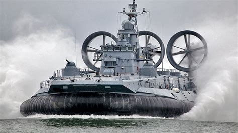 Worlds Biggest Hovercraft