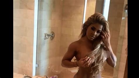 Maripily Rivera Pos Topless Y Ense Todo Por Accidente Video Hot Sex Picture