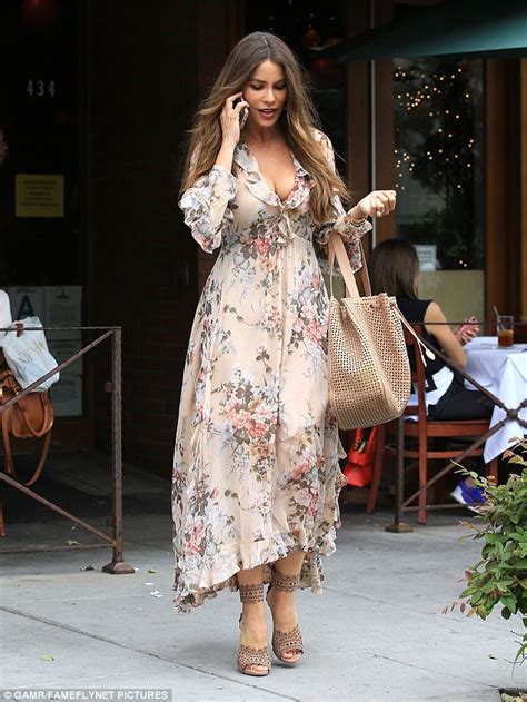 Sofia Vergara Looks Stunning In A Floral Dress Daily Mail Online