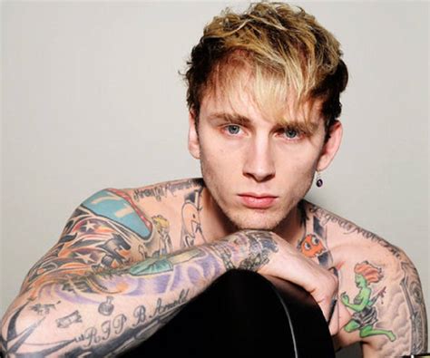 Richard colson baker (born april 22, 1990), known professionally as machine gun kelly (often abbreviated as mgk), is an american rapper and actor from cleveland, ohio. Machine Gun Kelly Biography - Facts, Childhood, Family ...