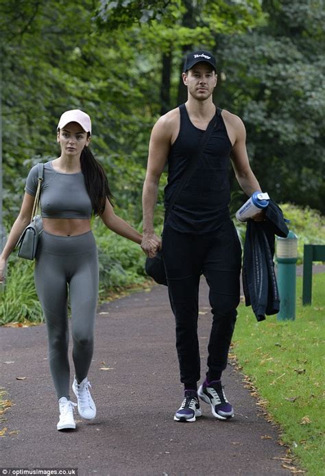 Love Islands Kady Mcdermott Shows Off Her Physique After Couples Workout With Scott Thomas