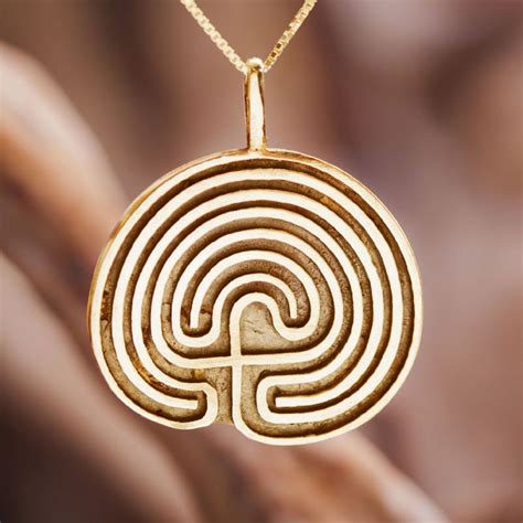 Colgante Del Laberinto De Oro Labyrinth Ancient Symbols Gold