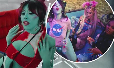 Doja Cat Includes Cameo With Grimes As An Alien In Outer Space Themed Music Video For Need To