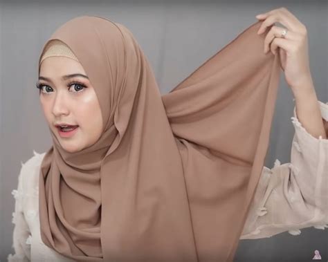 4 Style Tutorial Hijab Pashmina Simple