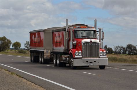Kenworth Truck And Quad Dog Truck And Dog Tippers Flickr
