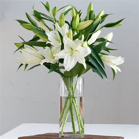 Fragrant White Lily Bouquet White Flower Farm Flower Vase