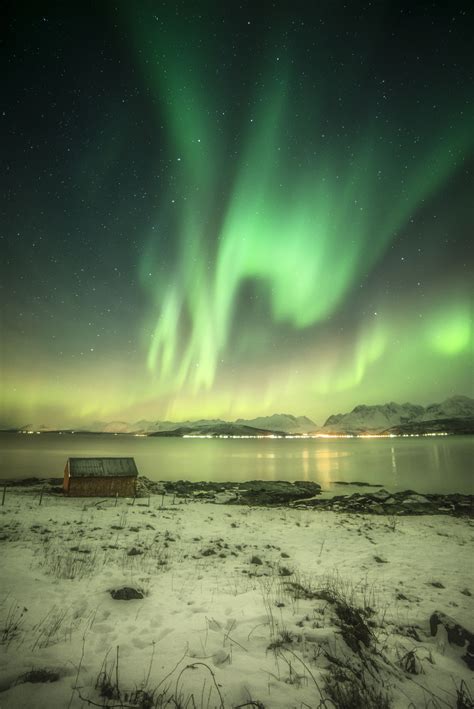 무료 이미지 바다 눈 겨울 빛 밤 집 별 분위기 오로라 북극광 노르웨이 4016x6016