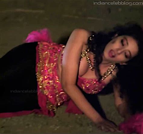 Manisha Koirala Bollywood Sexy Cleavage Show Pics Hd Caps