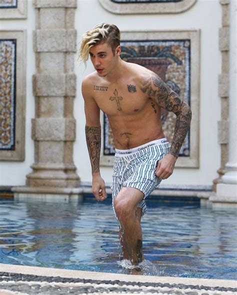 Justin Bieber Flaunts His Toned Abs At The Versace Mansion In Miami