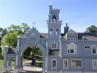 Milwaukee county is a midwestern hub for business, travel, industry, recreation and culture. Catholic Cemeteries Archdiocese of Milwaukee: Calvary
