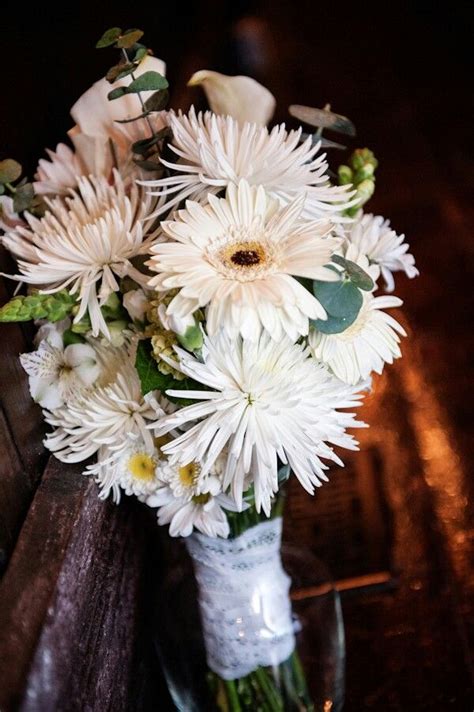 A Rusticshabby Chiccountryboho Wedding Bouquet White