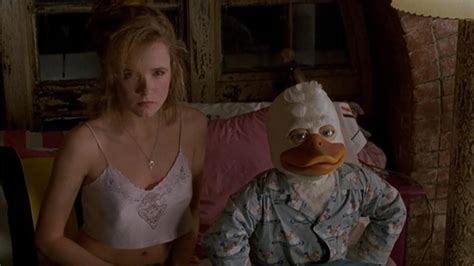 Howard The Duck Movie Star Lea Thompson To Star In Howard The Duck