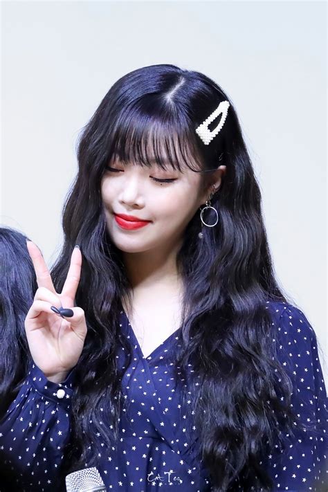 Jun 15, 2021 · 옛날 연예인들 사진보면 당시화장법때문인지 되게 촌스럽거나 이상한 느낌 많이받는데 ㄷㄷ 걍 개이쁨 Greeting Day #서수진 #SOOJIN #수진 #G_I_DLE #아이들 #여자아이들 #soojin ...