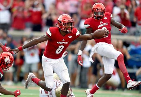 Louisvilles Lamar Jackson Strikes An Early Pose In The Heisman Chase