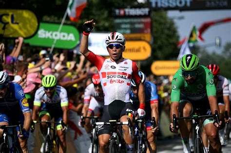 Dei nostri non si è visto nessuno, solo nizzolo ha preso parte alla volata e conquista la terza piazza, è lui il numero uno azzurro! Caleb Ewan sprints to second Tour de France victory on ...