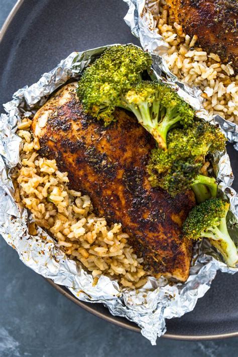 How to make healthy chicken and rice casserole. Chicken, rice, and broccoli all done in one delicious foil ...