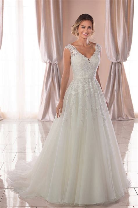 Fantastic Finds Wedding Dresses Of The Decade Check It Out Now