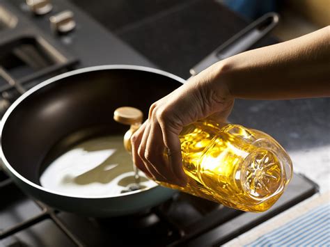 The Healthiest Cooking Oils According To Food Experts Readers Digest