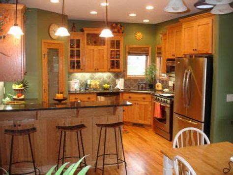 Best paint color for kitchen with honey colored maplecabinets. Ideas kitchen colors with oak honey | Green kitchen walls ...