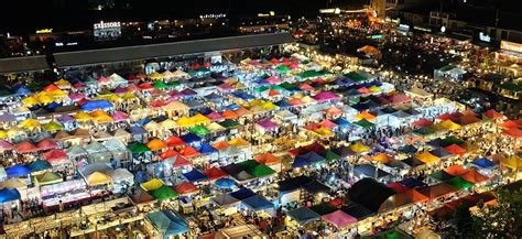 It is quite possibly the only place in bangkok where you will manage to find a stall. Top night market in Bangkok — Top 5 best night markets in ...