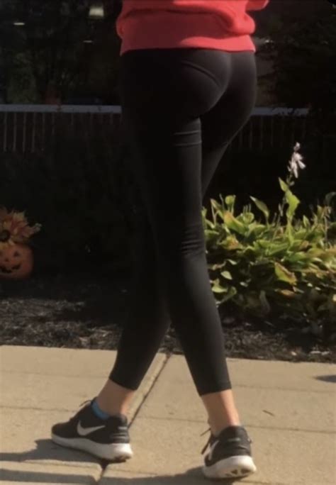 Tight Teen With Vpl In Black Yoga Pants Spandex Leggings And Yoga Pants Forum