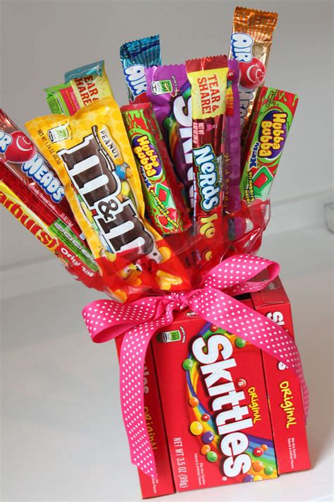 I Am Loving This Adorable Diy Candy Bouquet And Its Perfect For Almost