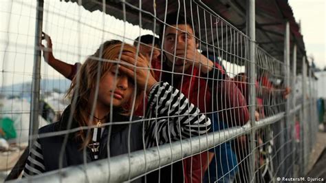 Tensions Rise As Greece Prepares To Send Back First Asylum Seekers To Turkey Dw Learn German