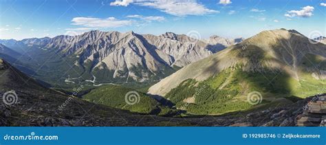 Green Alpine Valley Kananaskis Country Hiking Mist Mountain Ridge