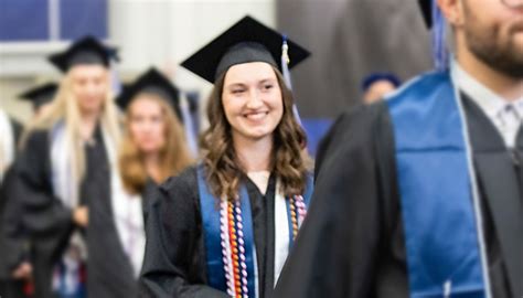 Hillsdale College Defies Governors Shutdown Holds Outdoor Commencement Ceremony The Michigan