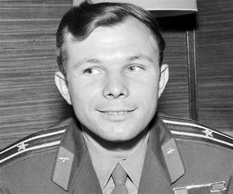 His vostok 1 spacecraft orbited earth once in 1 hour 29 minutes at a maximum altitude of 187 miles. Yuri Gagarin Biography - Facts, Childhood, Achievements of Soviet Cosmonaut