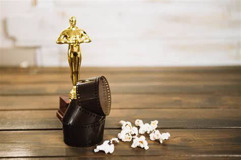 Glenn close does 'da butt'. Oscar nominations 2020: Portugal selects film 'Listen' for 93rd Academy Awards - Portugal Resident