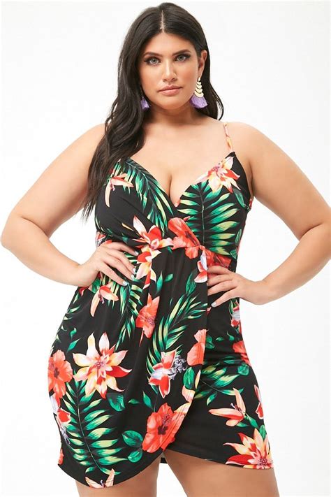Pin By Jean Jacques On Moda Ropa De Playa In 2021 Plus Size Luau Outfits Plus Size Outfits