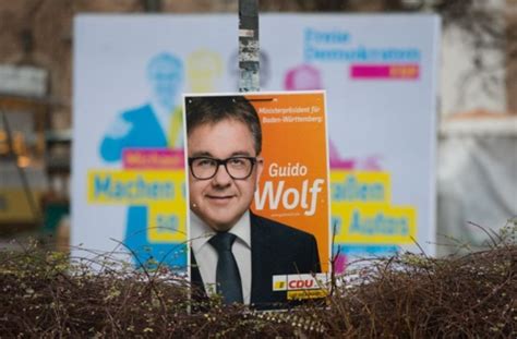 Mit welchen emotionen die leute dieses plakat teilen, siehst du hier auf twitter. Umfragedaten analysiert: Bei der CDU wackeln viele ...