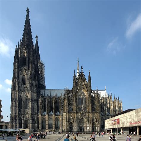 Er ist zeugnis der stärke und beständigkeit des christlichen glaubens in europa. File:Kölner Dom Südfassade 2011 (2600-02).jpg - Wikimedia ...