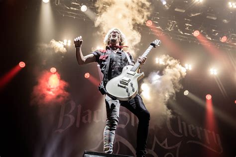 live review black stone cherry and the darkness ovo arena wembley london distorted sound