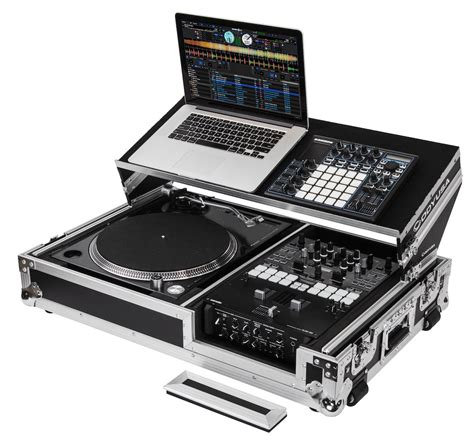 Odyssey Fzgs1bm10w 10 Format Dj Mixer And 1 Turntable In Battle