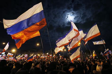 crimea votes to secede from ukraine as russian troops keep watch the new york times