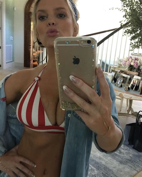 Top 27 Weirdest And Sexiest Celebrity Selfies